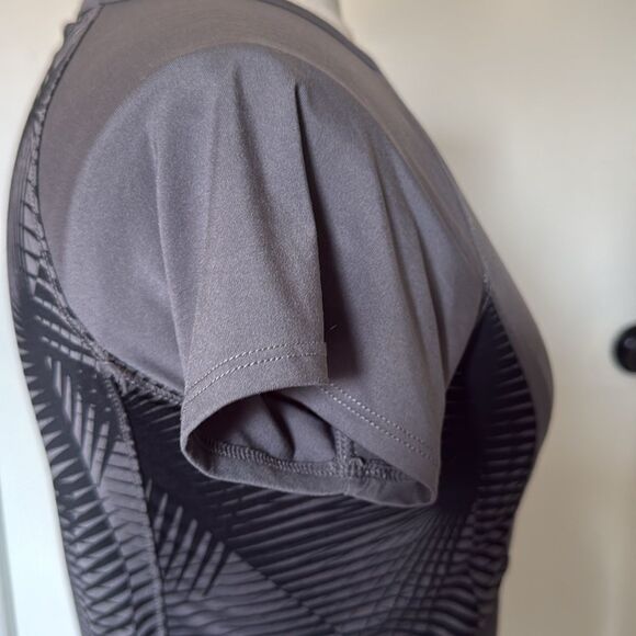 Reebok Women's Performance Athletic  Gray Black Workout Top Sz Small‎ - Picture 5 of 7